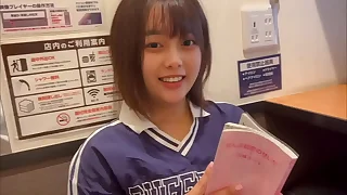 やっぱりおもちゃより温かいチンチンに突かれた方が気持ちいい&hellip; ネットカフェで彼氏に沢山後ろから突かれました&hellip;